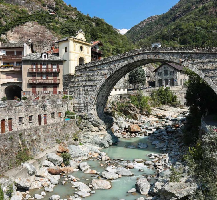 Ponte romano di Pont-Saint-Martin - © Archivio Fotografico Regione Autonoma Valle d'Aosta